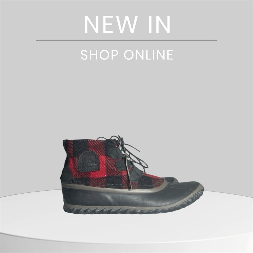 Sorel Boots, Out N About , Red Flannel, black boot, size 7.5 woman. 1757…